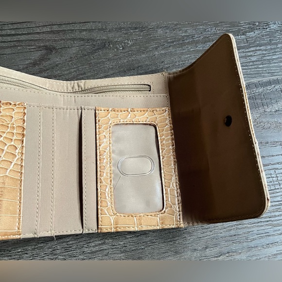 Beautiful Nine West Wallet! - Picture 2 of 5